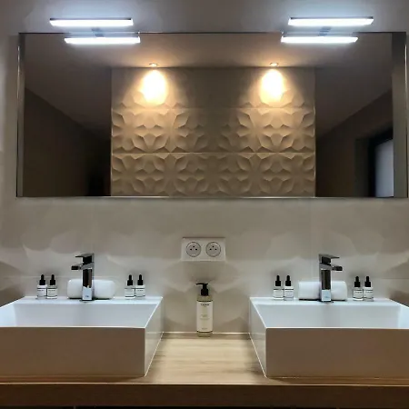 Wellness Le Six H Casa de Férias *